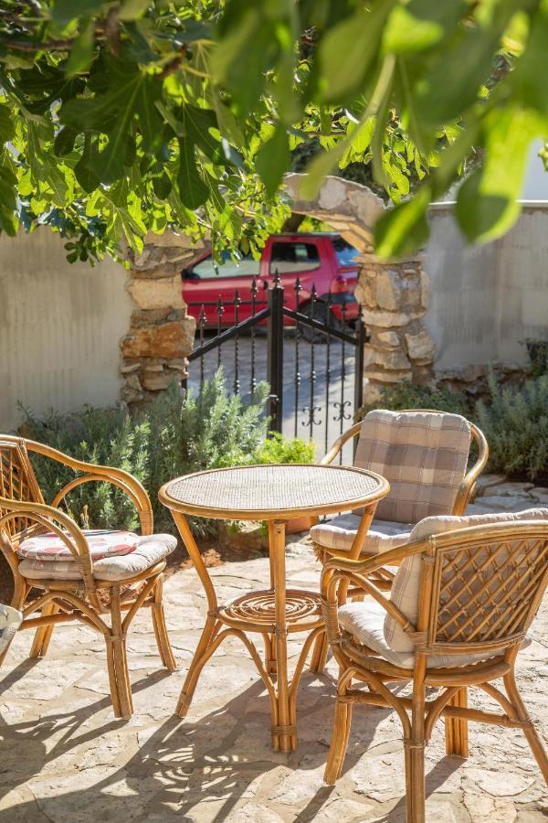 Apartments By The Sea Milna, Vis - 8895 Rukavac  Kültér fotó