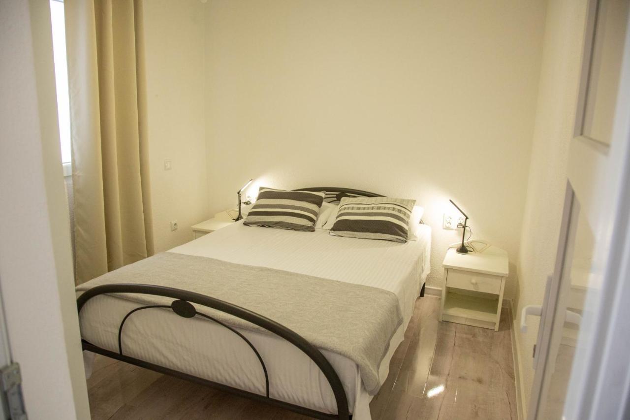 Apartments By The Sea Milna, Vis - 8895 Rukavac  Kültér fotó